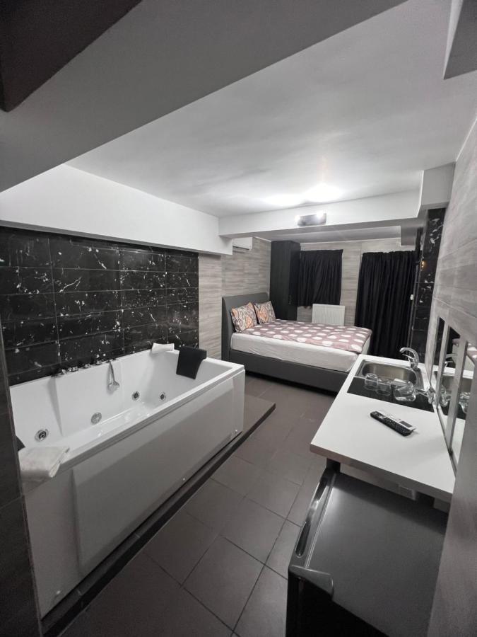 Jacuzzi Suites 2 Салоники Экстерьер фото